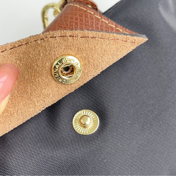 Longchamp Elegant Black and Tan Crossbody Bag - Picture 4 of 7